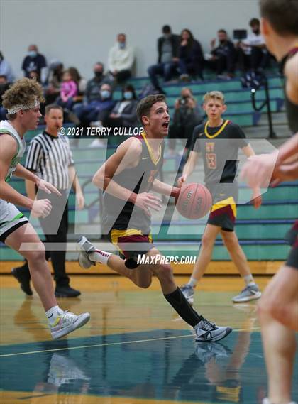 Thumbnail 1 in Mountain View vs. Ridgeline (Eagle Holiday Shootout) photogallery.