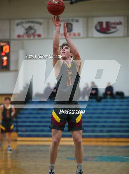 Thumbnail 1 in Mountain View vs. Ridgeline (Eagle Holiday Shootout) photogallery.