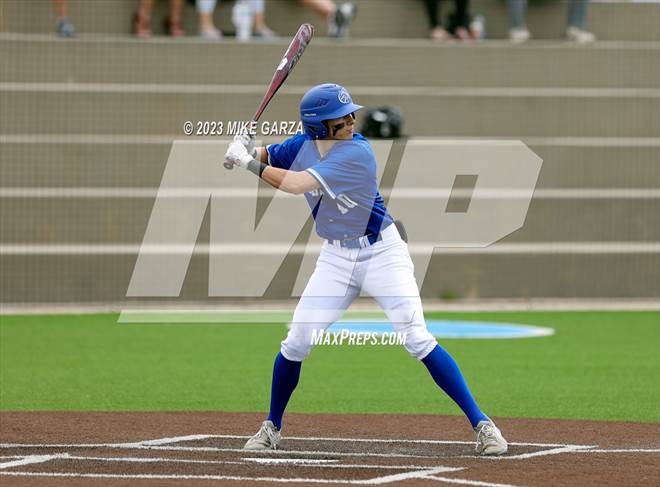 null - Photo 01