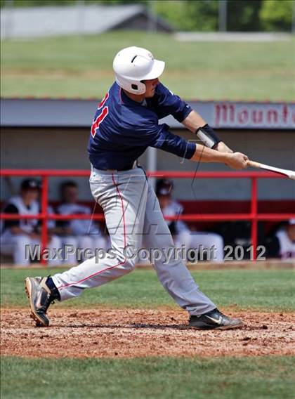 Thumbnail 3 in Maryville vs South Doyle (Daily Times Classic) photogallery.