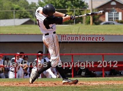 Thumbnail 3 in Maryville vs South Doyle (Daily Times Classic) photogallery.