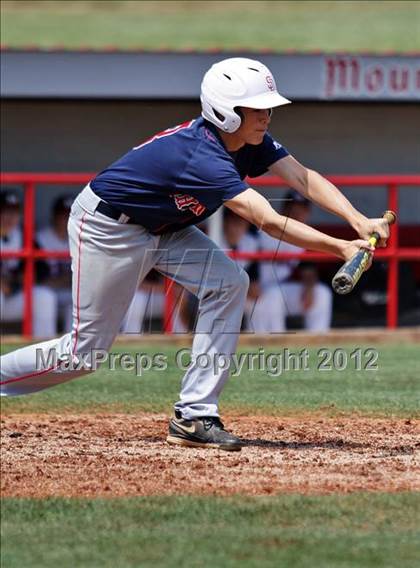 Thumbnail 3 in Maryville vs South Doyle (Daily Times Classic) photogallery.