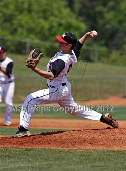 Thumbnail 2 in Maryville vs South Doyle (Daily Times Classic) photogallery.