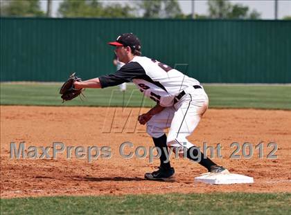 Thumbnail 1 in Maryville vs South Doyle (Daily Times Classic) photogallery.