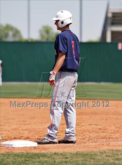 Thumbnail 1 in Maryville vs South Doyle (Daily Times Classic) photogallery.