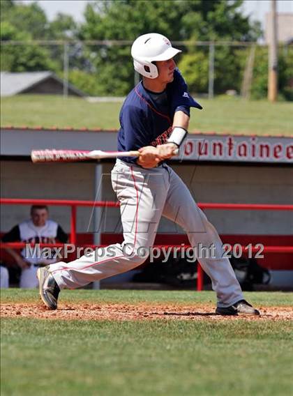 Thumbnail 2 in Maryville vs South Doyle (Daily Times Classic) photogallery.