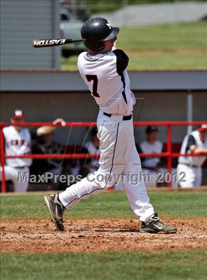 Thumbnail 1 in Maryville vs South Doyle (Daily Times Classic) photogallery.