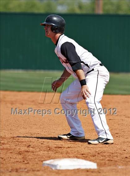 Thumbnail 3 in Maryville vs South Doyle (Daily Times Classic) photogallery.