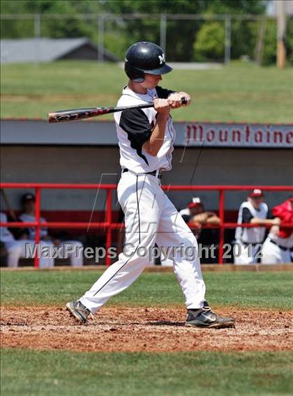 Thumbnail 1 in Maryville vs South Doyle (Daily Times Classic) photogallery.
