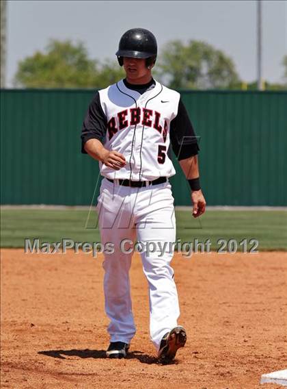 Thumbnail 2 in Maryville vs South Doyle (Daily Times Classic) photogallery.