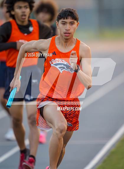 Thumbnail 3 in Centennial @ Roosevelt (4 x 400 Meter) photogallery.