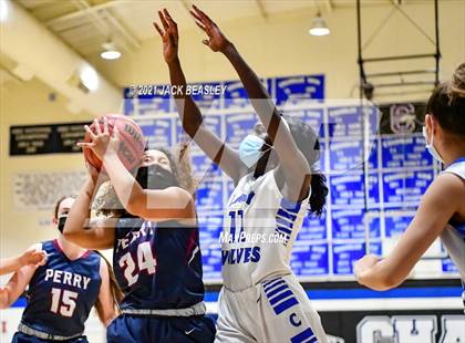 Thumbnail 2 in Chandler vs. Perry photogallery.