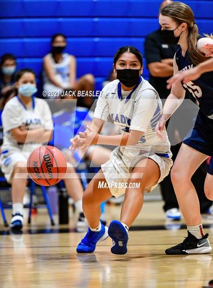 Thumbnail 2 in Chandler vs. Perry photogallery.
