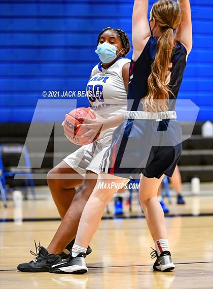 Thumbnail 3 in Chandler vs. Perry photogallery.