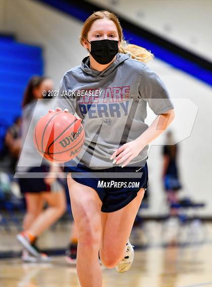 Thumbnail 1 in Chandler vs. Perry photogallery.