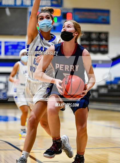 Thumbnail 2 in Chandler vs. Perry photogallery.
