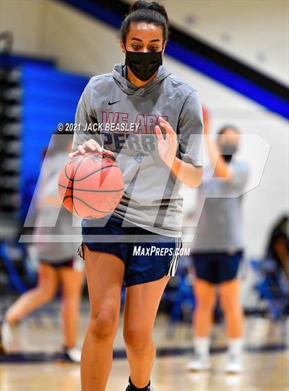 Thumbnail 1 in Chandler vs. Perry photogallery.