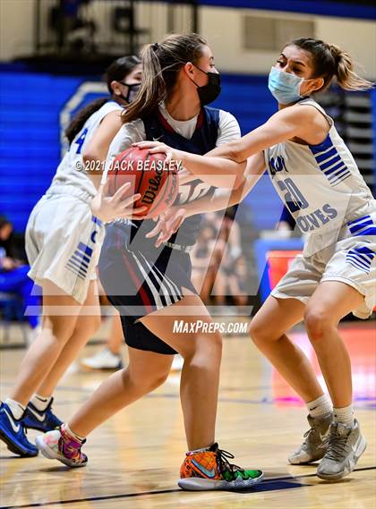 Thumbnail 1 in Chandler vs. Perry photogallery.