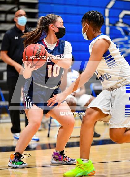 Thumbnail 3 in Chandler vs. Perry photogallery.