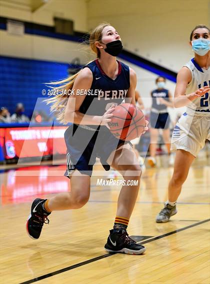 Thumbnail 2 in Chandler vs. Perry photogallery.