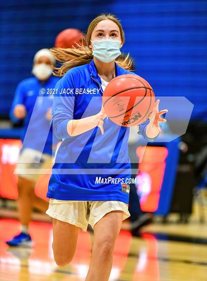Thumbnail 2 in Chandler vs. Perry photogallery.