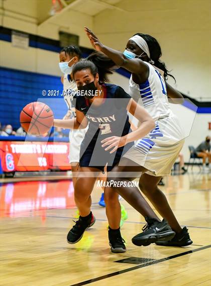 Thumbnail 1 in Chandler vs. Perry photogallery.
