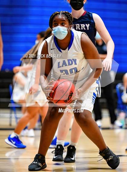 Thumbnail 2 in Chandler vs. Perry photogallery.