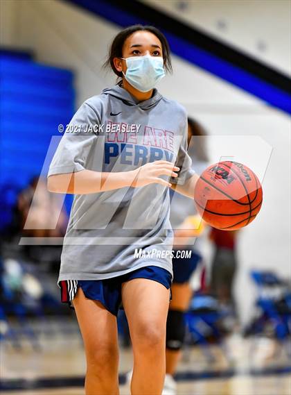 Thumbnail 3 in Chandler vs. Perry photogallery.
