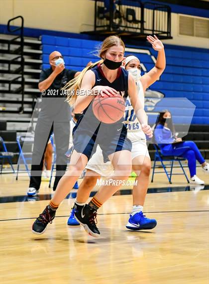 Thumbnail 3 in Chandler vs. Perry photogallery.