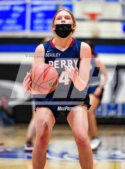 Thumbnail 2 in Chandler vs. Perry photogallery.