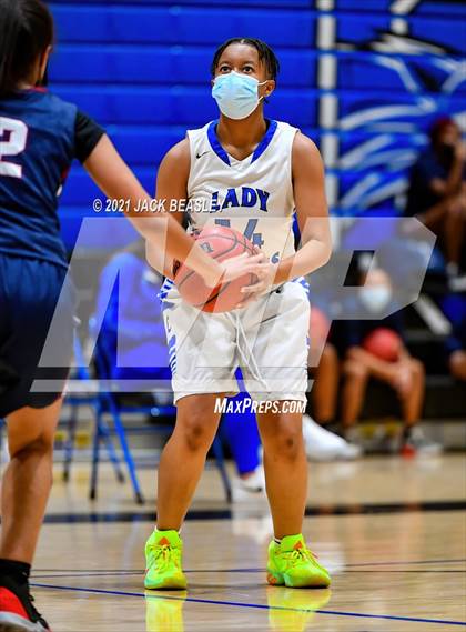 Thumbnail 2 in Chandler vs. Perry photogallery.