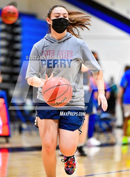 Thumbnail 2 in Chandler vs. Perry photogallery.