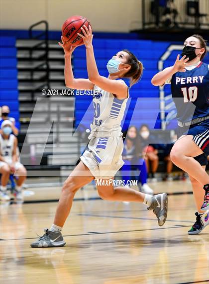 Thumbnail 3 in Chandler vs. Perry photogallery.