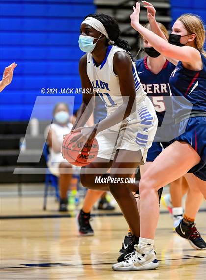 Thumbnail 1 in Chandler vs. Perry photogallery.