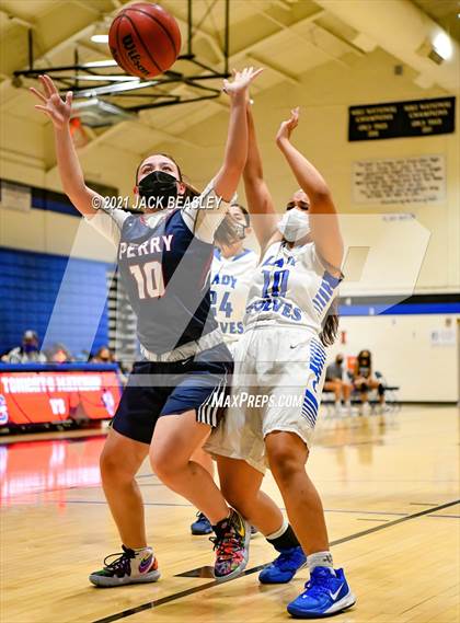 Thumbnail 1 in Chandler vs. Perry photogallery.
