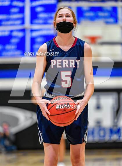 Thumbnail 3 in Chandler vs. Perry photogallery.