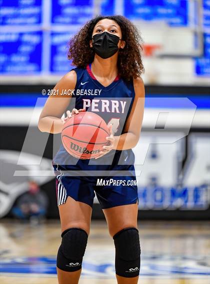 Thumbnail 3 in Chandler vs. Perry photogallery.