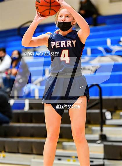 Thumbnail 2 in Chandler vs. Perry photogallery.