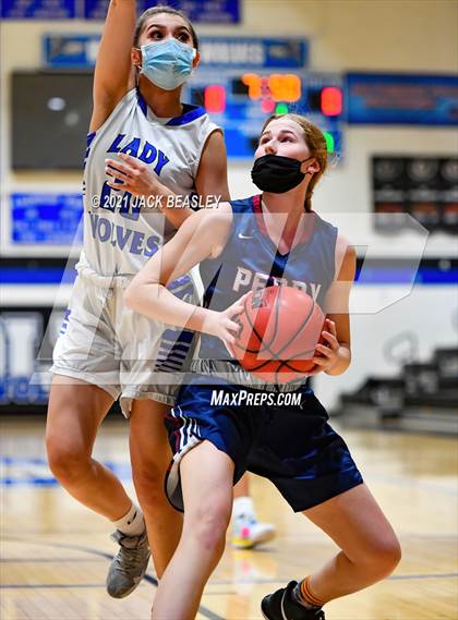 Thumbnail 1 in Chandler vs. Perry photogallery.