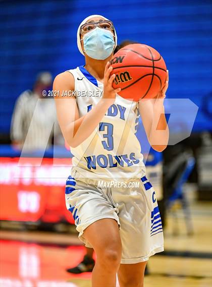 Thumbnail 3 in Chandler vs. Perry photogallery.