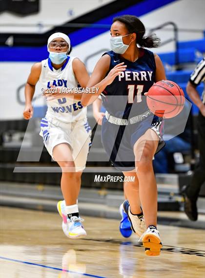 Thumbnail 3 in Chandler vs. Perry photogallery.