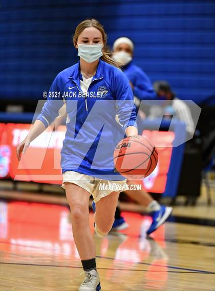 Thumbnail 1 in Chandler vs. Perry photogallery.