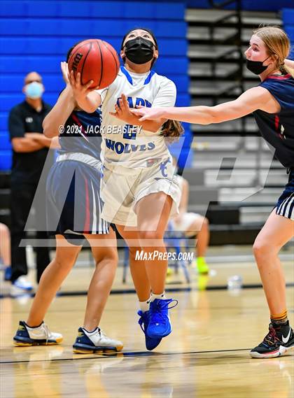 Thumbnail 3 in Chandler vs. Perry photogallery.
