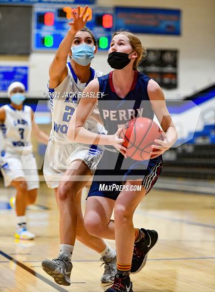 Thumbnail 1 in Chandler vs. Perry photogallery.