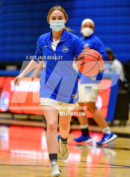 Thumbnail 3 in Chandler vs. Perry photogallery.