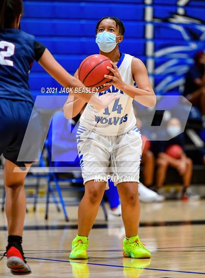 Thumbnail 3 in Chandler vs. Perry photogallery.
