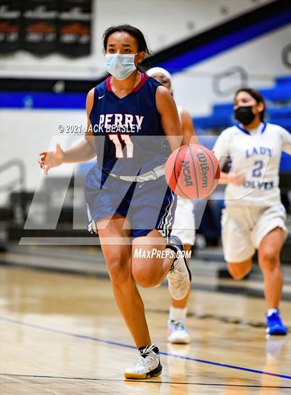 Thumbnail 2 in Chandler vs. Perry photogallery.