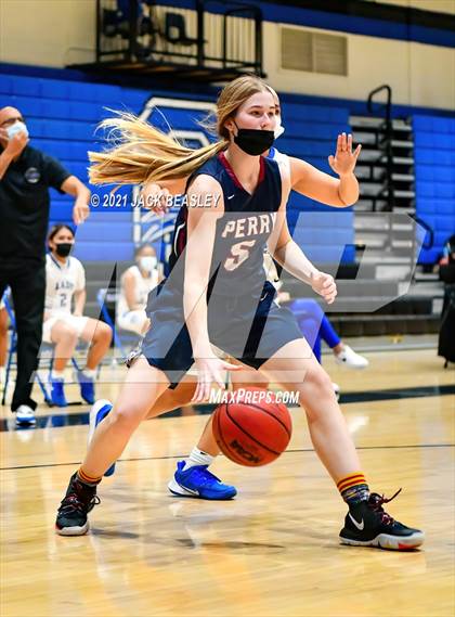 Thumbnail 1 in Chandler vs. Perry photogallery.