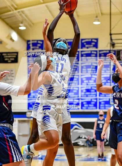 Thumbnail 1 in Chandler vs. Perry photogallery.