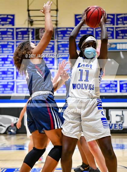 Thumbnail 3 in Chandler vs. Perry photogallery.